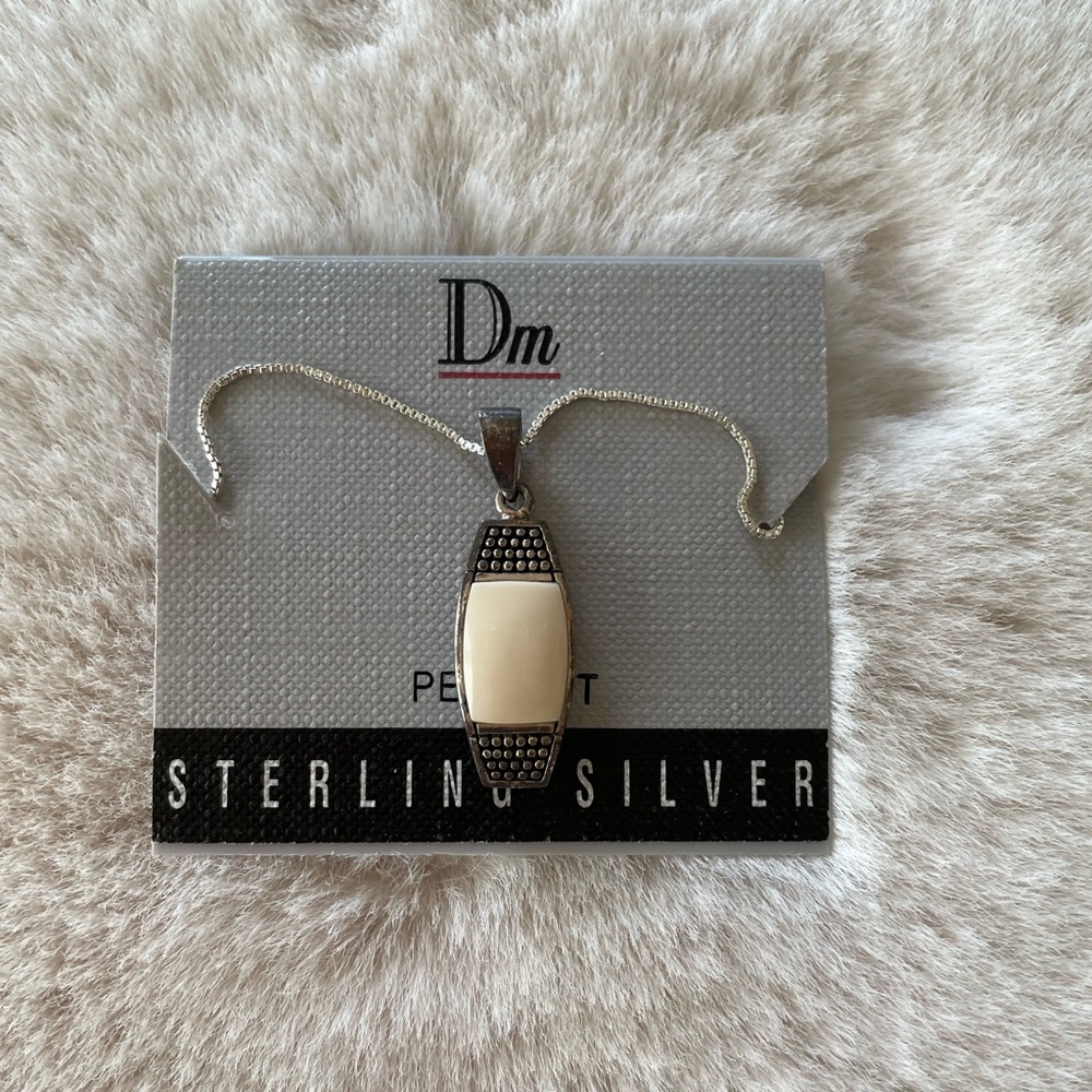*NWT* Dm Sterling Silver Pendant Necklace with Cream Stone Accent VINTAGE
